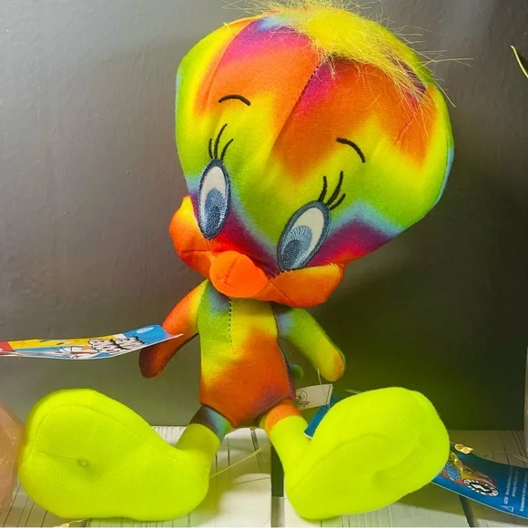 The Toy Factory Looney Tunes Bugs & Tweety Tie Die Plush - Picture 4 of 9